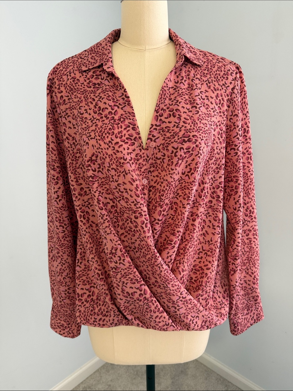 Zac & Rachel Rose Pink Leopard Print Button-Down wrap front Blouse SZM